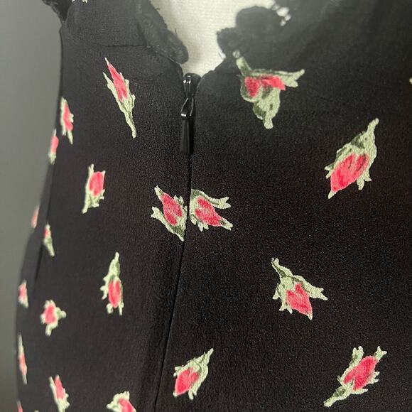 Topshop Petite Woman’s Rose Floral Print Black Summer Lace Trim Romper- Size 4 - Picture 10 of 11
